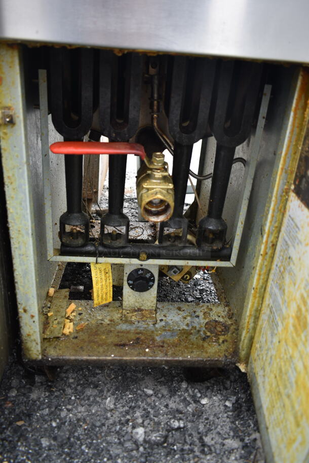 Patriot PT-F4-NG Stainless Steel Commercial Floor Style Natural Gas Powered Deep Fat Fryer w/ 2 Metal Fry Baskets. 120,000 BTU. - Image 5 of 6