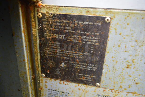 Patriot PT-F4-NG Stainless Steel Commercial Floor Style Natural Gas Powered Deep Fat Fryer w/ 2 Metal Fry Baskets. 120,000 BTU. - Image 6 of 6