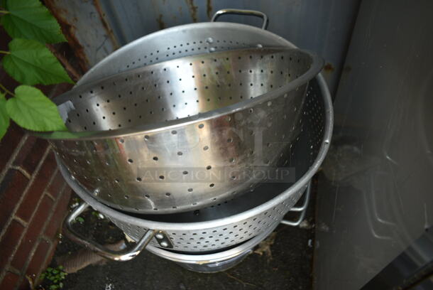 5 Various Metal Colanders / Pots. Includes 16x16x9.5, 16.5x16.5x5.5, 15.5x15.5x13.5. 5 Times Your Bid! - Image 2 of 3