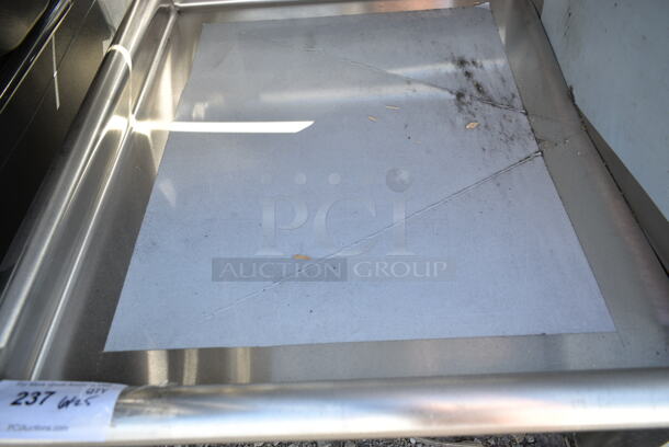 BRAND NEW SCRATCH AND DENT! Regency 600S22424224 98" 16 Gauge Stainless Steel Two Compartment Commercial Sink with Galvanized Steel Legs and 2 Drainboards - 24" x 24" x 14" Bowls. No Legs. - Image 4 of 6