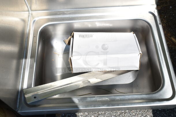 BRAND NEW SCRATCH AND DENT! Regency 600HS17SPLFT 17" x 15" Wall Mounted Hand Sink with Gooseneck Faucet and Left Side Splash - Image 5 of 8