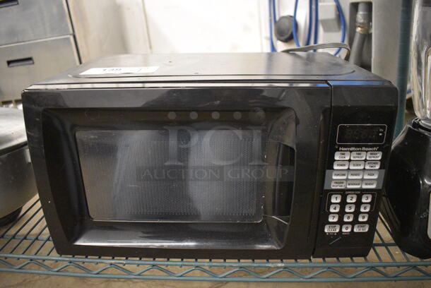 Hamilton Beach Countertop Microwave Oven w/ Plate. 17x11.5x10
