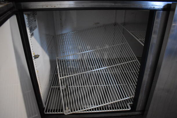 True TPP-119 Stainless Steel Commercial Pizza Prep Table on Commercial Casters. 115 Volts, 1 Phase. 119x35x39. Tested and Working! - Image 7 of 12