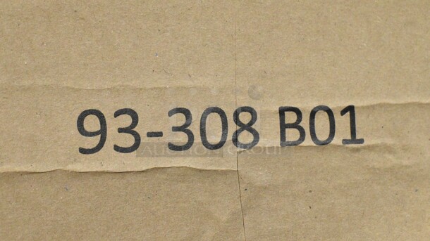 BRAND NEW SCRATCH AND DENT! Blendtec 93-308 B01 Poly Blender Pitchers.  - Image 5 of 5