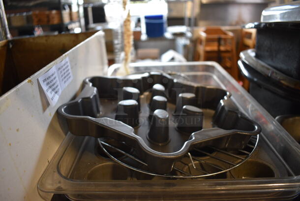 ALL ONE MONEY! Tier Lot of Various Items Including Metal Pans and Metal Slow Cooker Inserts - Image 4 of 8