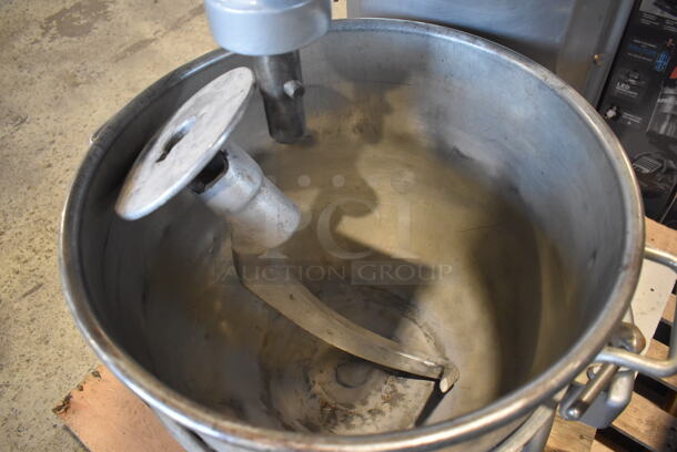 REFURBISHED! Hobart H-600 Metal Commercial Floor Style 60 Quart Planetary Dough Mixer w/ Stainless Steel Mixing Bowl and Dough Hook Attachment. Unit Has Been Professionally Refurbished! 208 Volts, 3 Phase. 28x40x56 - Image 6 of 9