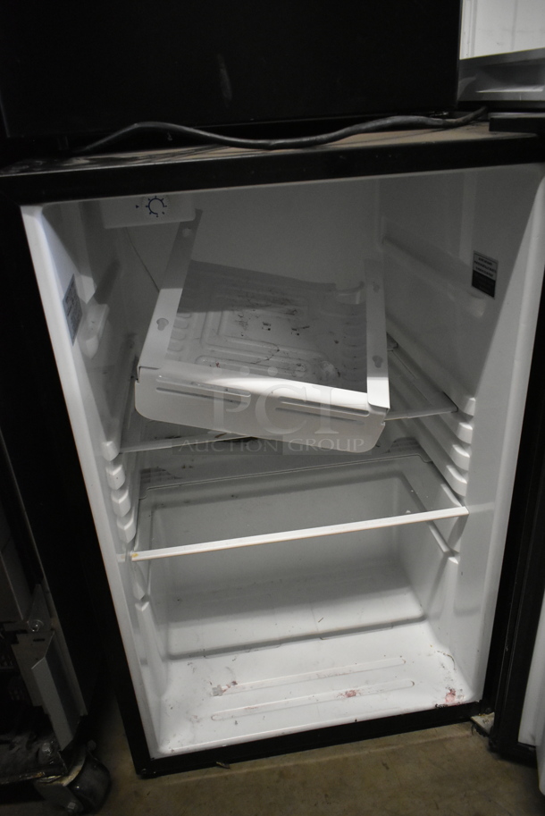General Electric GE WMR04GAZABB Metal Mini Cooler. 115 Volts, 1 Phase. Tested and Working! - Image 2 of 4
