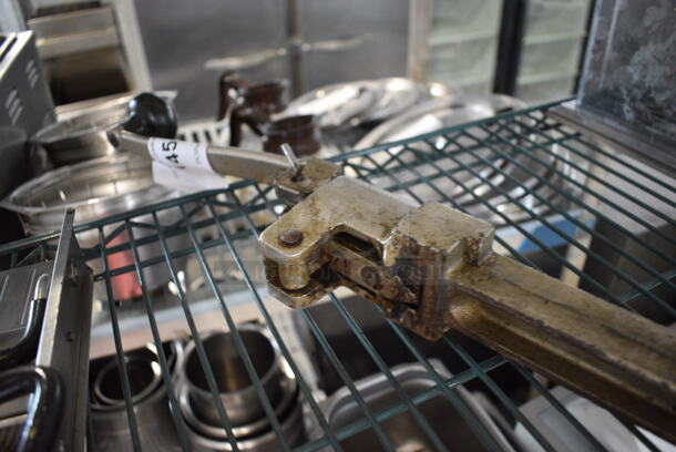 Metal Can Opener. 25x3x3 - Image 2 of 3