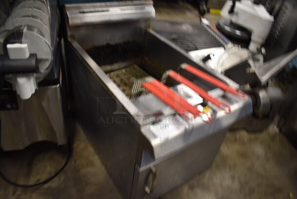CPG Commercial Stainless Steel Natural Gas Countertop Fryer With Fry Basket Pushers. - Image 2 of 5
