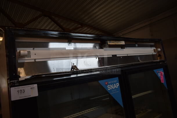 True GDM-49 Metal Commercial 2 Door Reach In Cooler Merchandiser w/ Poly Coated Racks. 115 Volts, 1 Phase. Tested and Working! - Image 2 of 6