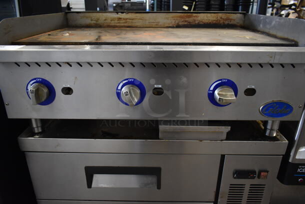 Globe Stainless Steel Commercial Countertop Gas Powered Flat Top Griddle. - Image 3 of 8