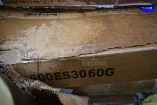 2 BRAND NEW SCRATCH AND DENT! Regency 600ES3060G  30" x 60" 16-Gauge Stainless Steel Equipment Stand with Galvanized Undershelf. 2 Times Your Bid! May Be Missing Pieces.  - Image 4 of 4