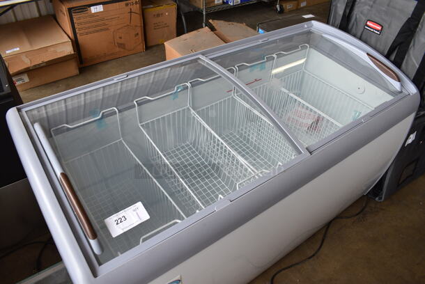 BRAND NEW! KoolMore Model MCF-16C Metal Chest Freezer Merchandiser w/ White Poly Coated Baskets on Commercial Casters. 115 Volts, 1 Phase. 60x28x35. Tested and Working! - Image 2 of 7