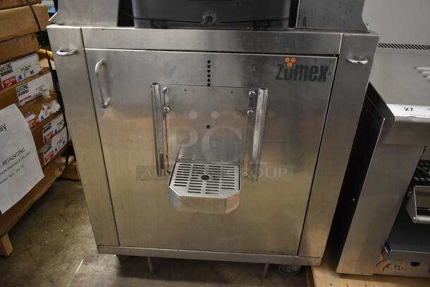 2017 Zumex Speed Pro Tank Podium Stainless Steel Commercial Floor Style Citrus Juicer on Commercial Casters. 115 Volts, 1 Phase. Tested and Working! - Image 4 of 10