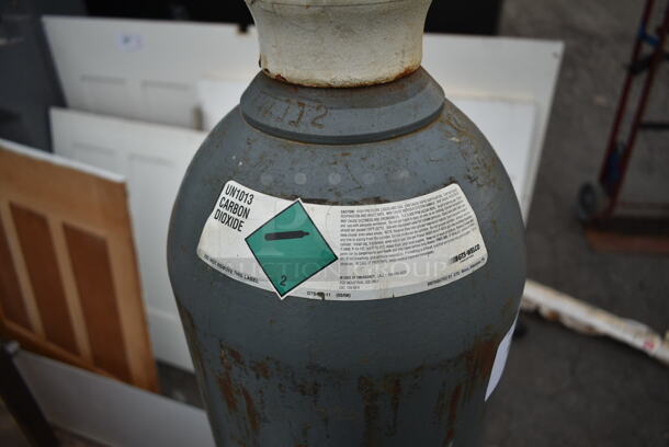 Metal Carbon Dioxide Tank. Buyer Must Pick Up - We Will Not Ship This Item - Image 3 of 7