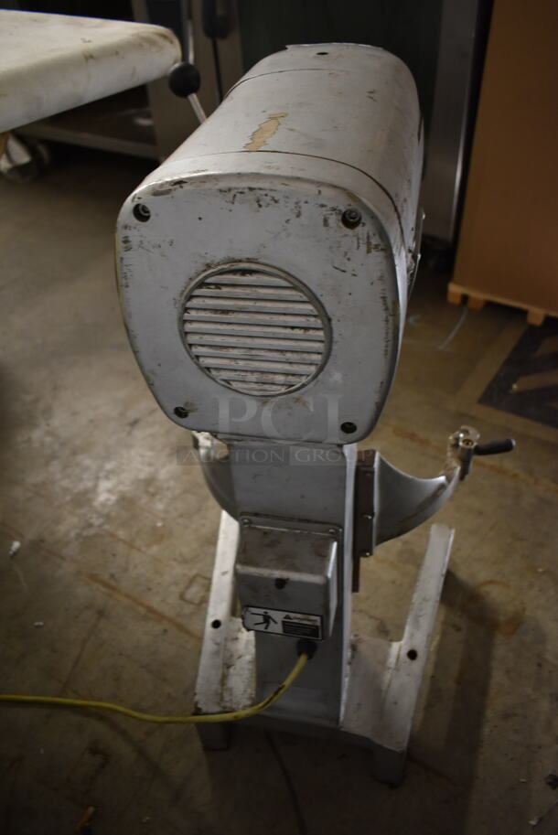 Hebvest SM30HD/7301 Metal Commercial Countertop 30 Quart Planetary Mixer. 110 Volts, 1 Phase. Tested and Working! - Image 6 of 7