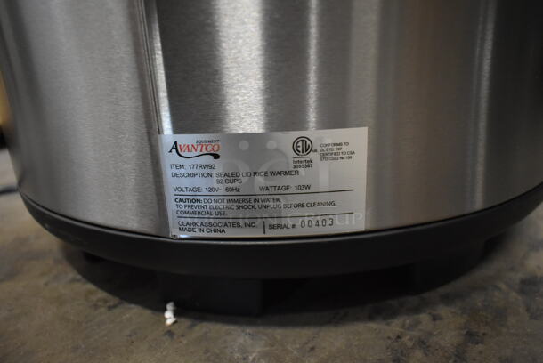 BRAND NEW SCRATCH AND DENT! Avantco 177RW92 Stainless Steel Commercial Countertop Electric Powered 90 Cup Rice Cooker. 120 Volts, 1 Phase. Tested and Working! - Image 5 of 8