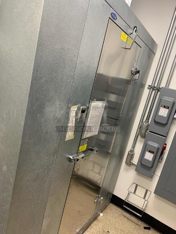 Norlake 6'x6'x7.5' SELF CONTAINED Walk In Freezer Box w/ Floor, Copeland Model RFT42C1E-PFV-102 Compressor and Norlake Model CPF100DC-A Condenser. Picture of the Unit Before Removal Is Included In the Listing. 208-230 Volts, 1 Phase.