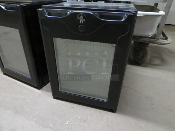 One 1 Door Counter Top Glass Display Cooler. #KC-40. 120 Volt. 16X19X20.5. WORKING!