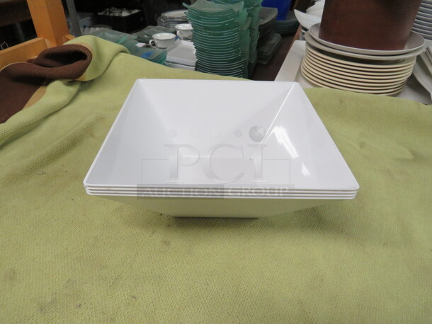 9.5X4.5 Square Poly Serve Bowl. 2XBID - Image 1 of 1