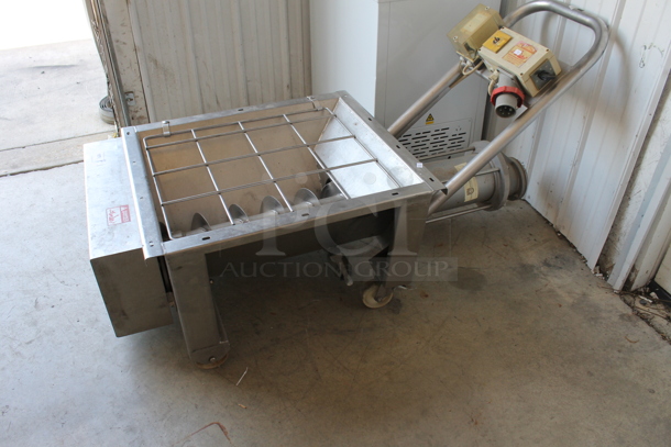 Hauck Metal Commercial Floor Style Electric Powered Grape Harvester. 230/400 Volts, 3 Phase. - Image 3 of 5