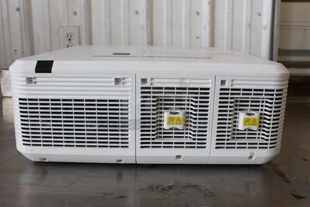 Digital Projection E-Vision 7500 WUXGA DLP Projector. 115 Volts, 1 Phase.  - Image 3 of 6