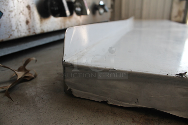 BRAND NEW SCRATCH AND DENT! Koolmore Stainless Steel Shelf - Image 3 of 4