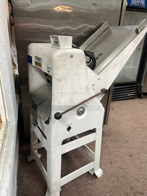 Working! Oliver 797 Commercial Bread Slicer Floor Model 1/2 HP NSF 115 Volt Tested and Working! - Image 4 of 5