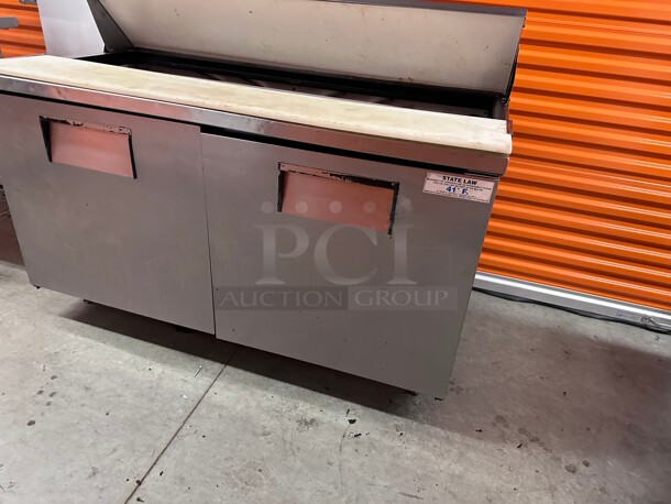 Working! True TSSU-60-16 - Sandwich/Salad Prep Table, (16) pans, (2) full doors, stainless steel front 115 Volt NSF Tested and Working! - Image 8 of 9