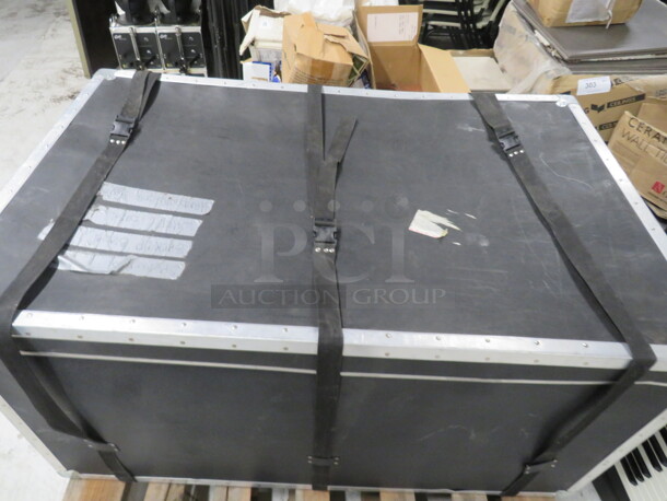 One Hard Shell Case. 32.5X51X26 - Image 3 of 3