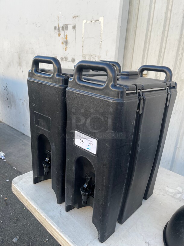 Clean! Cambro Commercial Hot or Cold Beverage Dispensers Great For Catering NSF With Handle For Easy Carrying - Image 1 of 9