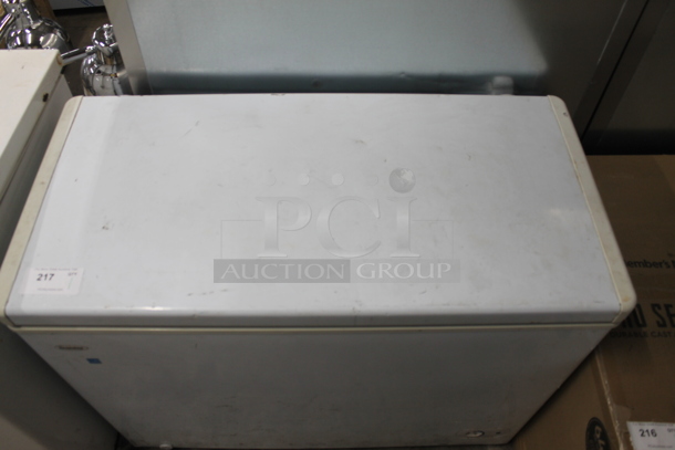 2015 Danby DCF071A3WDB Commercial Electric White Chest Freezer. 115V. Tested and Working! - Image 2 of 7