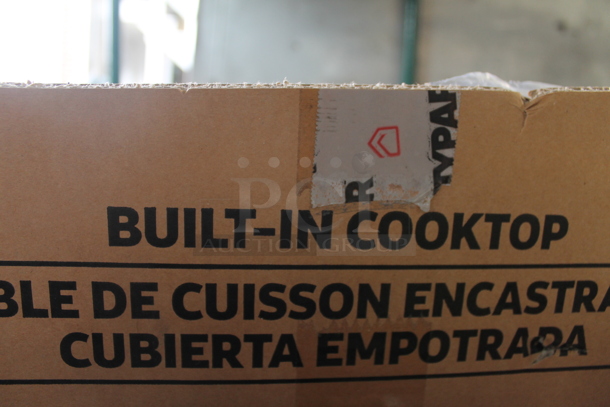 BRAND NEW IN BOX! 2022 Samsung NZ24T4360RK Metal Commercial Electric Powered Drop In 4 Burner Range. 208/240 Volts. - Image 3 of 8