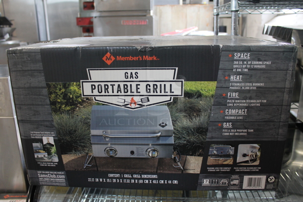 BRAND NEW IN BOX! Members Mark Stainless Steel Propane Gas Powered Portable Grill. - Image 3 of 7