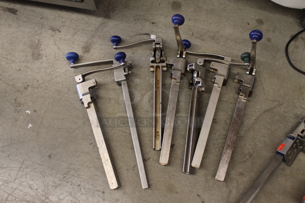 12 Metal Commercial Can Openers w/ 5 Mounts. 12 Times Your Bid! - Image 3 of 5