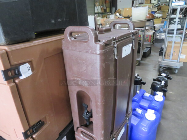 One Cambro 4.75 Gallon Insulated Portable Drink Carrier. Model# 500LCD. $147.00. - Image 2 of 2