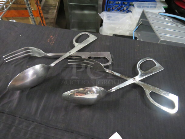 Stainless Steel Vollrath Salad Scissor Tong. #46925. 2XBID - Image 1 of 1