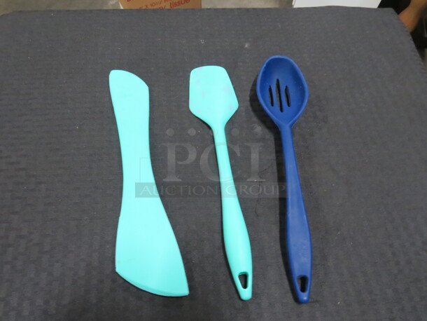 Assorted  Utensils. 3XBID - Image 1 of 1