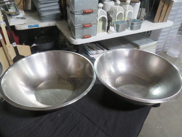 18 Inch Stainless Steel Mixing Bowl. 2XBID - Image 1 of 1