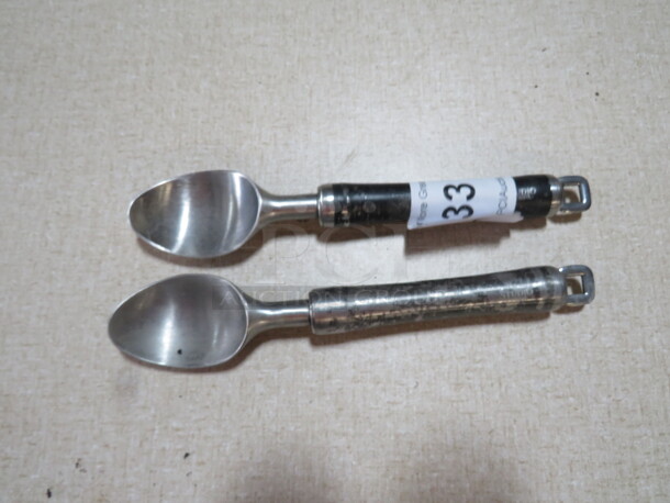 Assorted Scoop. 2XBID - Image 1 of 1