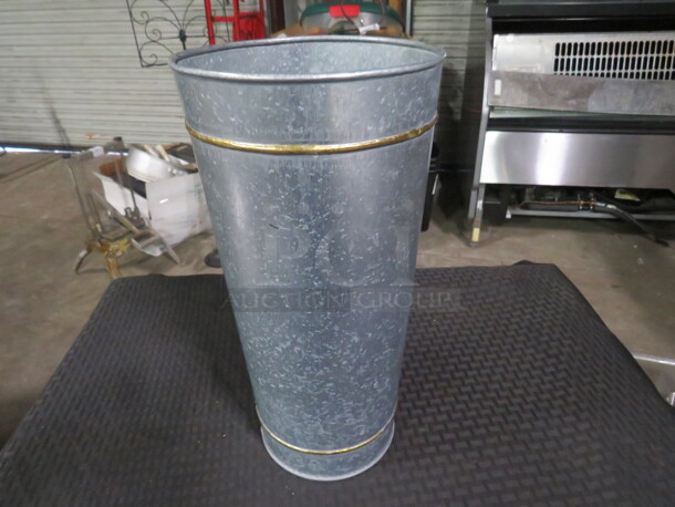 One Metal Decor. - Image 1 of 1