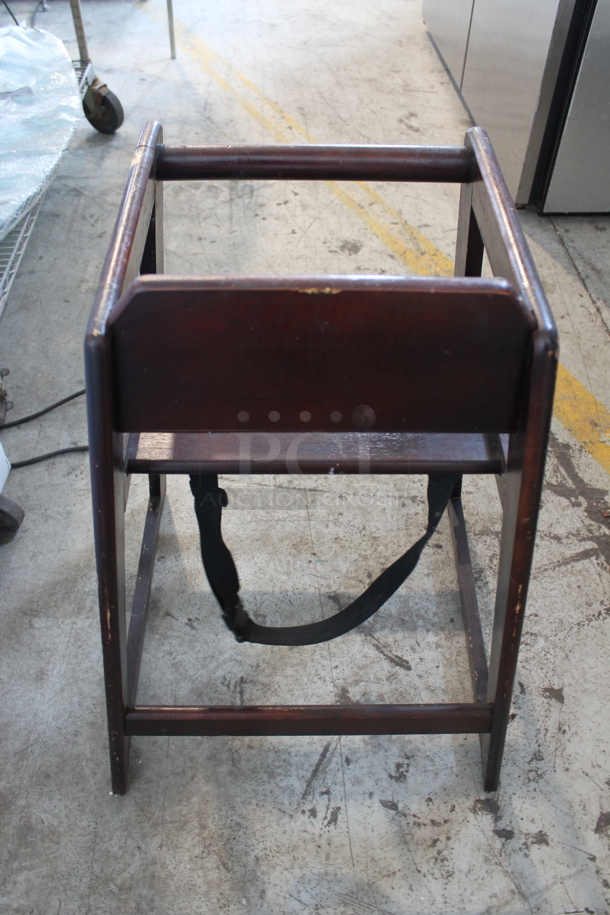 Wood Pattern High Chair. - Image 3 of 3