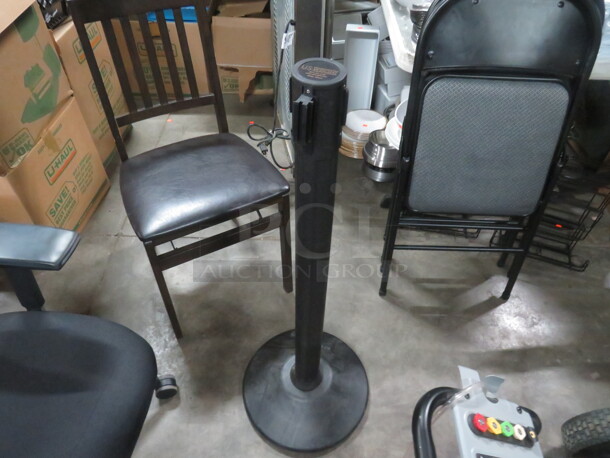 One US Weight Crowd Control Pole. - Image 1 of 2