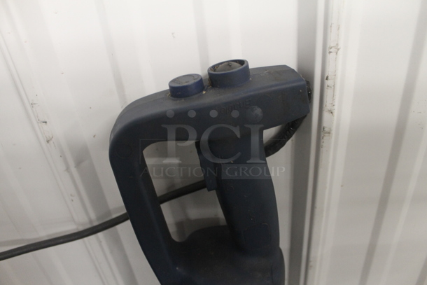 Globe GIB750-22 Stainless Steel Commercial 22" Immersion Blender. 120 Volts, 1 Phase. Tested and Working! - Image 4 of 5