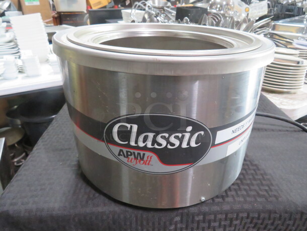 One APW Wyott 11 Quart Cooker/Warmer. Model# 11SP. 120 Volt. - Image 1 of 1