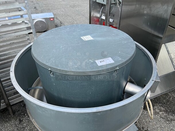 Metal Commercial Mushroom Fan Exhaust. 208 Volts, 3 Phase. 44x44x40 - Image 3 of 5