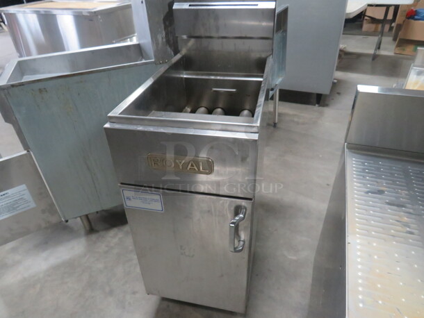 One Royal Natural Gas Deep Fryer. 15.5X31X46