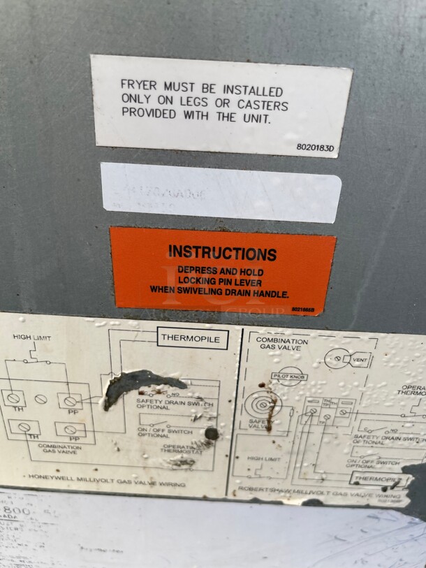 Late Model! Frymaster MJ150 Natural Gas Floor Commercial Fryer 40-50 lb. - 122,000 BTU NSF Tested and Working! 16x32x50 - Image 8 of 9
