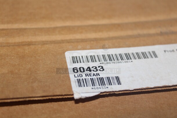 NEW IN BOX! 1 Cambro 60432 Front Lid And 1 Cambro 60433 Lid.  - Image 3 of 3