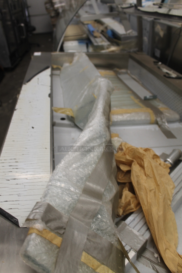 BRAND NEW SCRATCH AND DENT! Stainless Steel Commercial Ice Buffet Station.  - Image 6 of 7